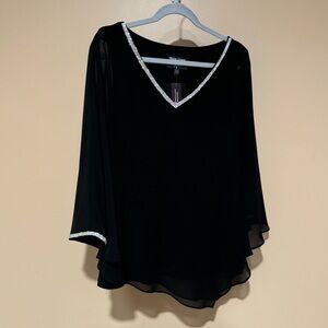 Frank Lyman Blouse. NWT.